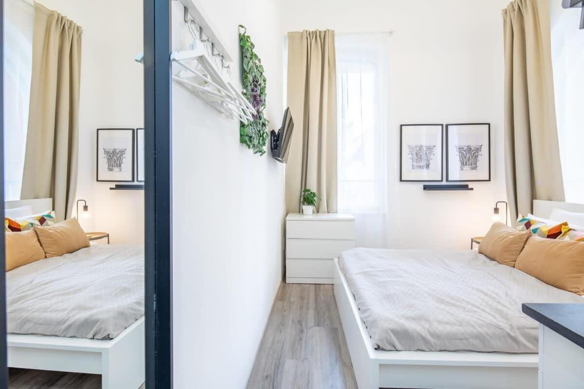 Extra Central Mini Studio - Lively Neighborhood Budapest Exterior foto