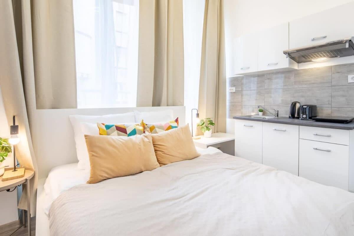 Extra Central Mini Studio - Lively Neighborhood Budapest Exterior foto